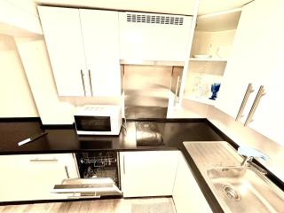 2 Rooms in Center of Zürich HB Station - 8