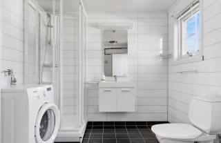 Ytterviks Rorbu Lofoten With private Sauna - 9