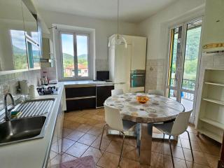 Amplia Casa para 7 con Naturaleza, Descanso y Terraza - 0