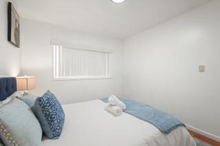 Steps to Beach - Beach Essentials Provided! - 2