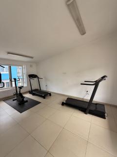 4BR Town House Cantonments, Pool, Private Garden - 7