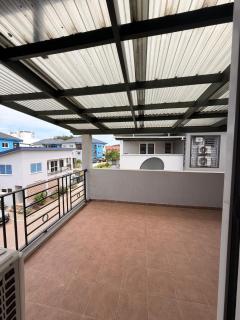 4BR Town House Cantonments, Pool, Private Garden - 5