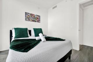 Ocean View Condo Near Cruise Port, Bayfront, Arena plus Free Parking - 2