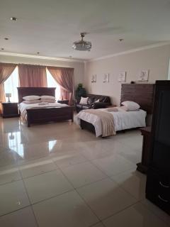 Villa Caramia Guest Lodge - 8