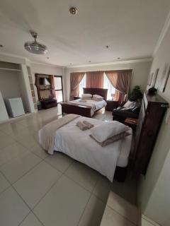 Villa Caramia Guest Lodge - 7