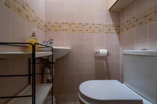 3-Bed Duplex Garden Apartment Spacious with easy access to Central London - 8