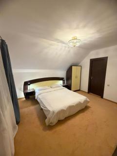 AMK House Busteni 2 - 5