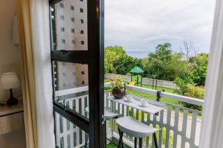 Bright Modern Stay with Balcony & Ocean Breeze - 6