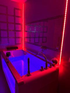 Jacuzzi studios 777 - 6