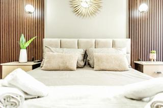 Beachfront Central Apartments - 7