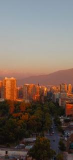 Departamento luminoso con balcón y vista despejada a pasos de metro Toesca - 3