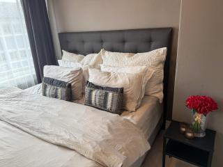 City Center Apartment with Large Balcony - 6