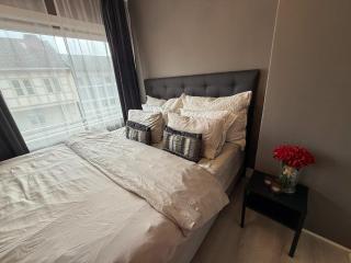 Modern City Center Apartment with Large Balcony - 5