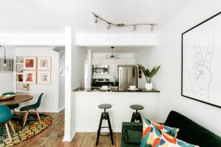 Neon Cool with Pool Clarksville by DT FREE PARKING - 2