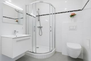 Cosy Long-Term Apartment with Free Parking - 8