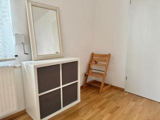 Happy Home near Airport - Free Parking - 7