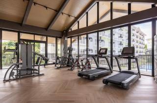 Amani by Hernz l With Balcony l Pool View l Rentals l Staycations l Airport - 4