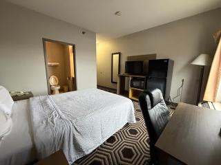 Relax Inn & Suites - 8