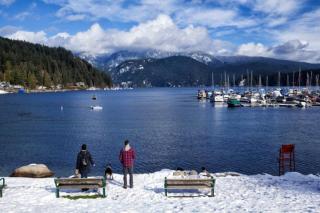 Cozy Deep Cove Retreat Near Quarry Rock Hike - 1