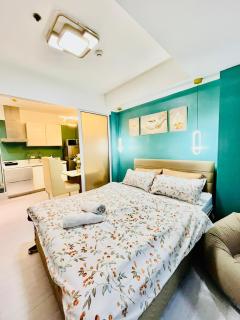 The Jade and Gilt Azure Staycation - 8