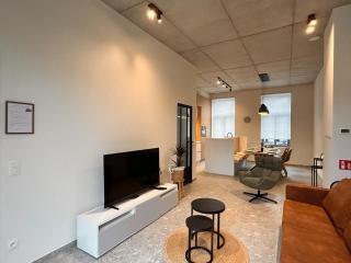 Spacious 3-Floor Holiday Home for 8 Guests - 2