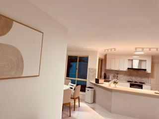 Carindale family home, private pool, leisure accommodation - 6