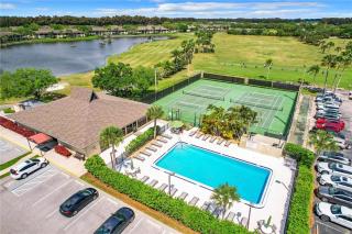 2 Bedroom golf course condo - 9