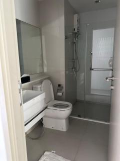 2 Bed 2 Bath Condo Steps to BTS&MRT - 3