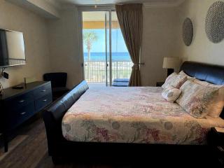 3BR - Beachfront - Huge Balcony - 2 Pools - Luxury - 6