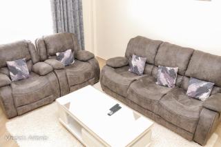 Mupa Luxury Condo IV BnB - 3