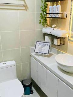 JL's City Hideaway at Fame Residences - 5