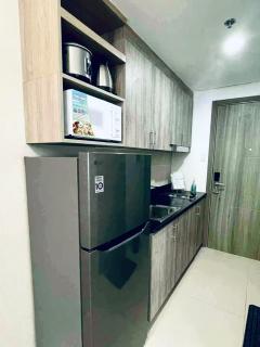 JL's City Hideaway at Fame Residences - 3