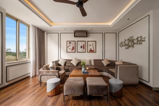 Regal Collection House - 8