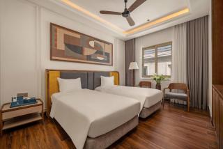 Regal Collection House - 6