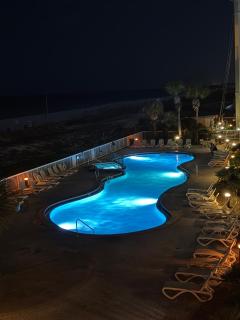 3BR - Beachfront - Huge Balcony - 2 Pools - Luxury - 9