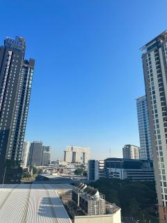 2 Bed 2 Bath Condo Steps to BTS&MRT - 8