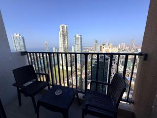 Tri-Zen Colombo 2 - 38th Floor Luxury Apartment with City Skyline Views & Rooftop Pool - 1