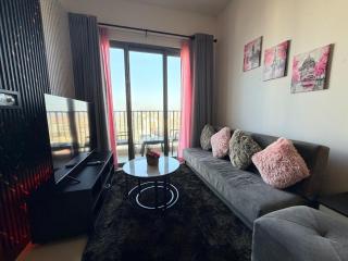 Tri-Zen Colombo 2 - 38th Floor Luxury Apartment with City Skyline Views & Rooftop Pool - 7