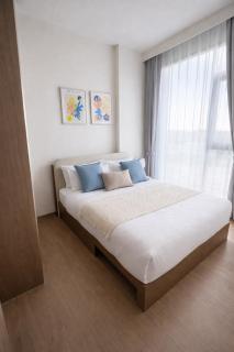 2BR Apartment, 10-Min Walk to the Beach - 2