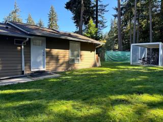 Renton's Quiet Corner - 9