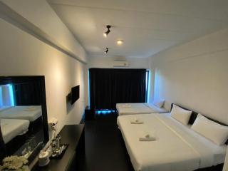 Azz Hotel - 6