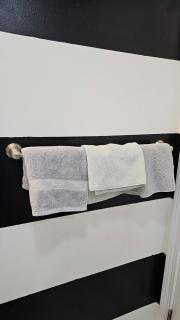 Beautiful 2 bedroom suite in downtown Lynn - 2