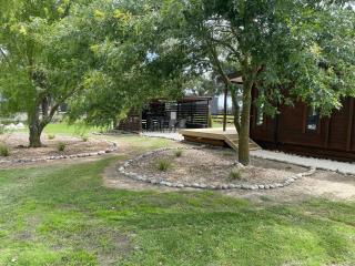 Country Cottage On City Doorstep - 9