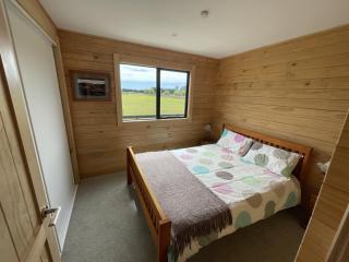 Country Cottage On City Doorstep - 1