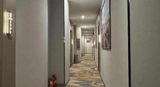 Super 8 Hotel Dingzhou Chongwen Street - 7