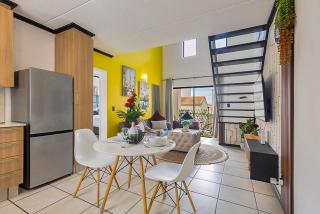 Zalari Luxe Loft A, Spacious 2 Bed Loft, Paulshof - 9