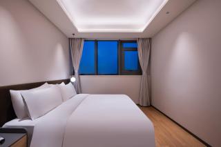 Novotel Living Shanghai Jingan - 5