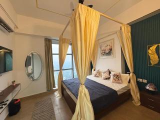 Luxurious 1BHK suite with city view with The lockwoods - 8