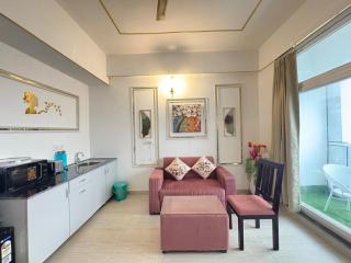 Luxurious 1BHK suite with city view with The lockwoods - 5