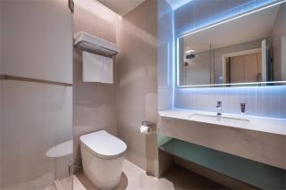 Novotel Living Shanghai Jingan - 2